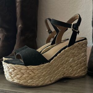 Universal Thread Black and Tan Wedge Sandals